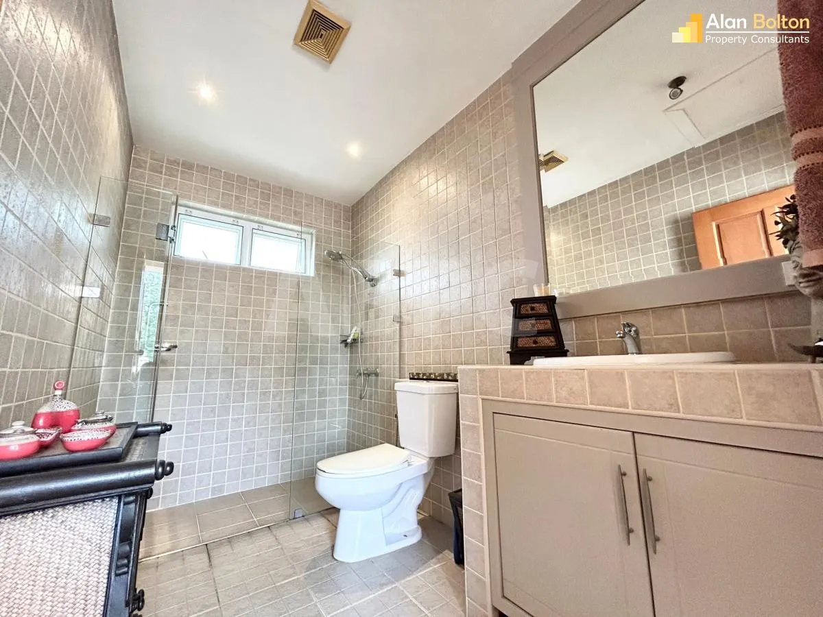 5 Bed 6 Bath Pool Villa In East Pattaya photo 7