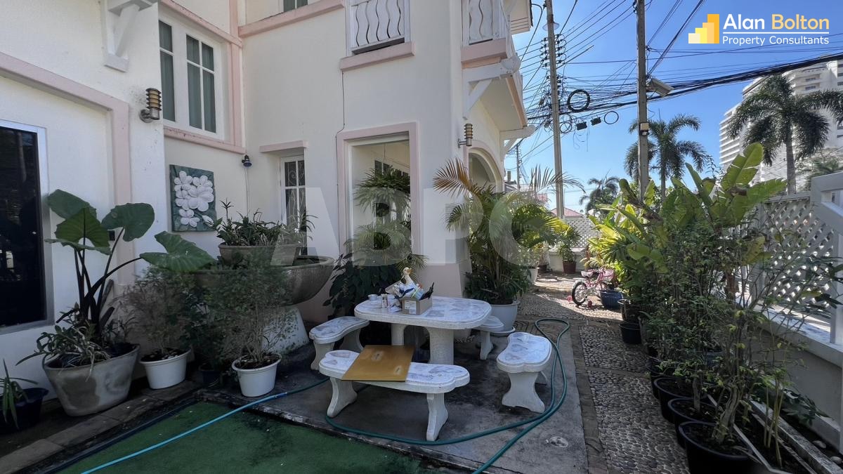 4 Bed 4 Bath in Jomtien HS5569 photo 15