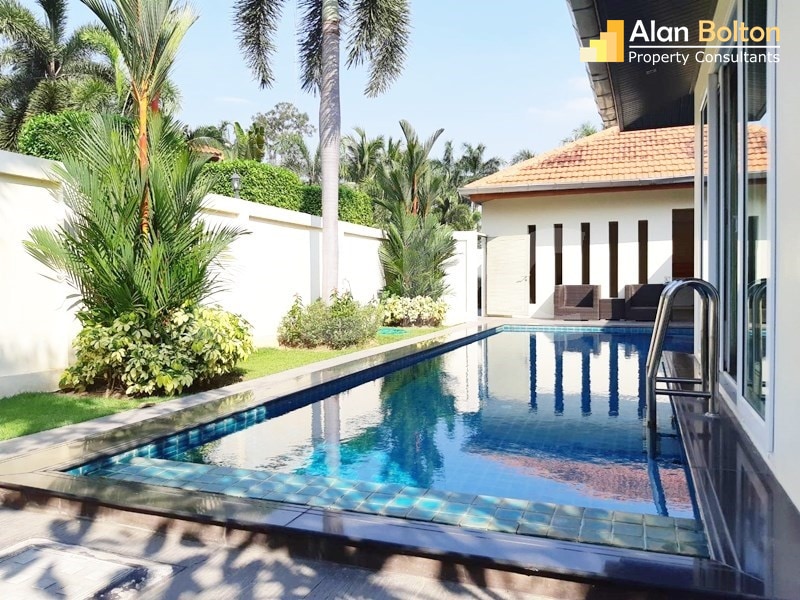 4 Bed 5 Bath Pool Villa in East Pattaya photo 16
