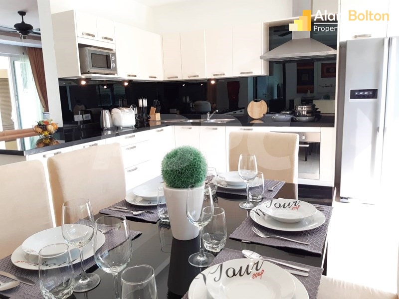 4 Bed 5 Bath Pool Villa in East Pattaya photo 9
