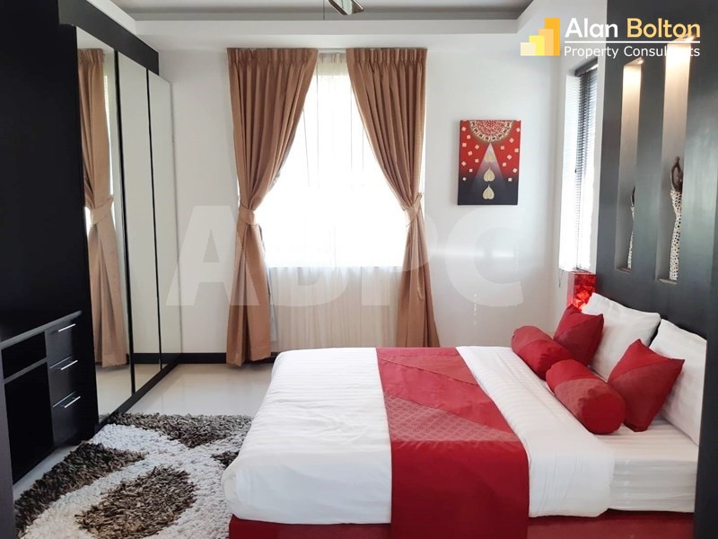 4 Bed 5 Bath Pool Villa in East Pattaya photo 5