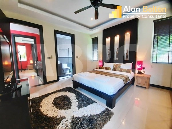 4 Bed 5 Bath in East Pattaya HS5600 photo 11