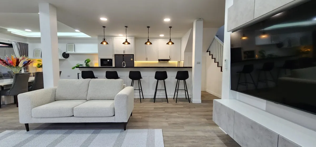 Luxury Brand New Pool Villa 5 bedrooms 6 bathrooms in Mabprachan Lake for SALE/RENT photo 7