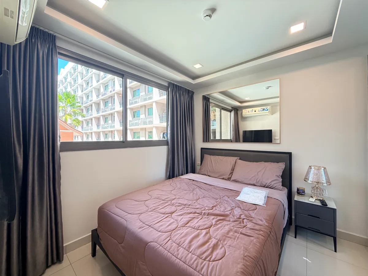 1 Bedroom pool view for rent photo 5