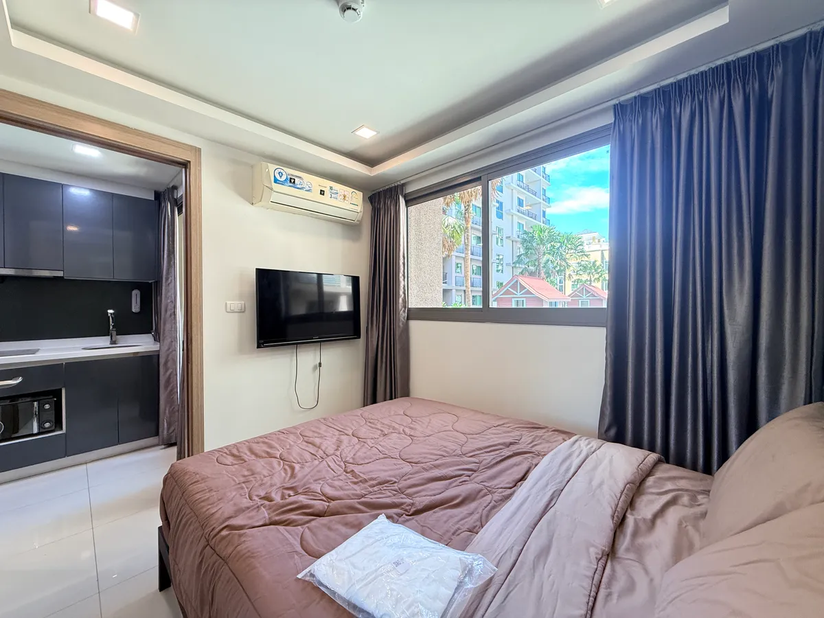 1 Bedroom pool view for rent photo 7