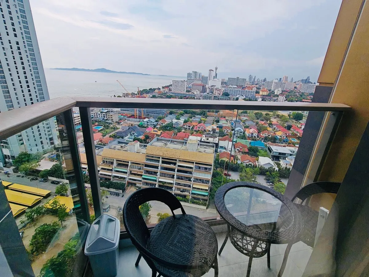 Luxury Beachfront Condo for Sale in Jomtien photo 13
