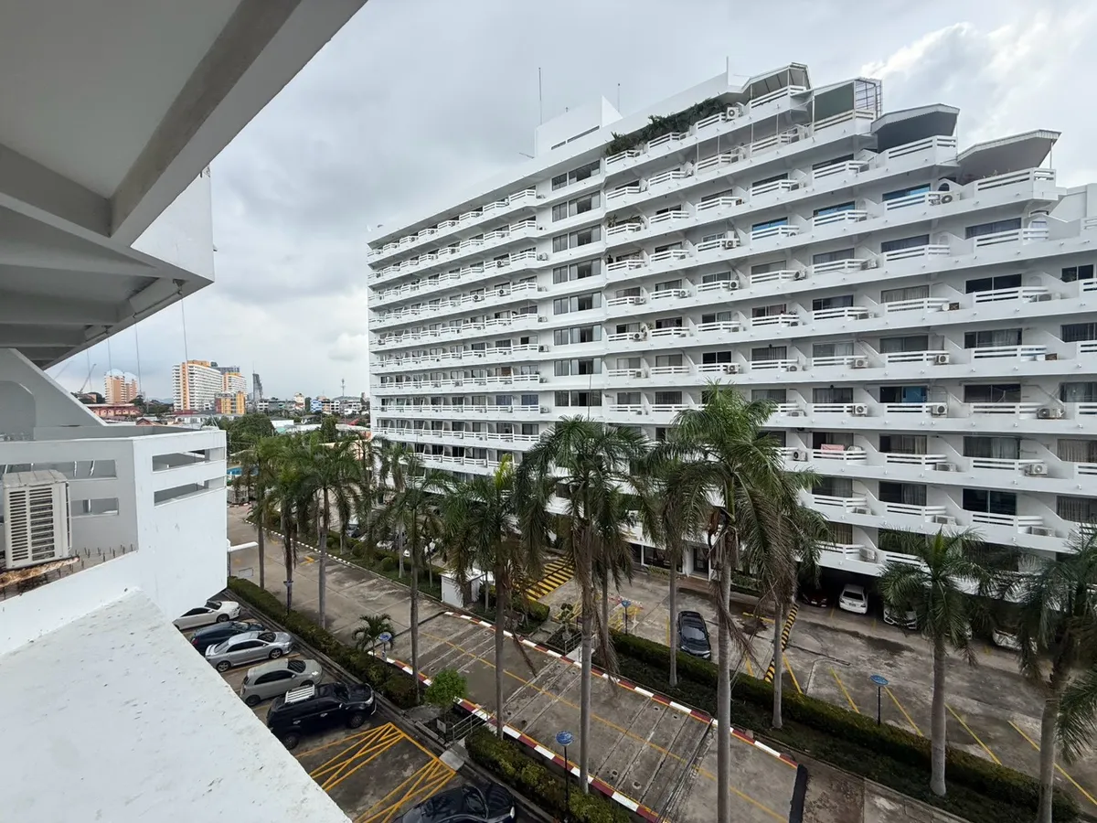 Cosy room at Jomtien Condotel/ Village for sale photo 22
