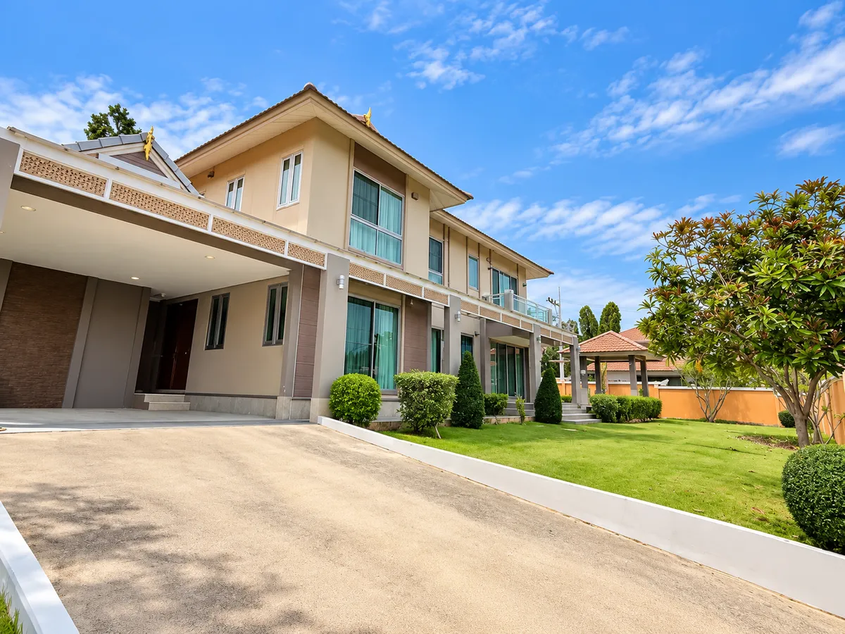 4bedroom 3 bathroom In Grand Regent Village with Private Pool