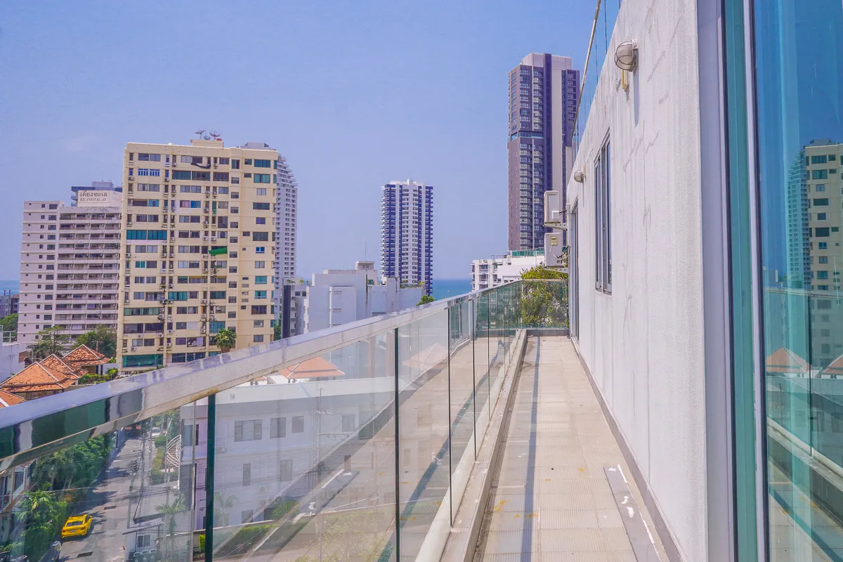 100 Sqm. condo For Sale Near Beach In Prahtamnak photo 9