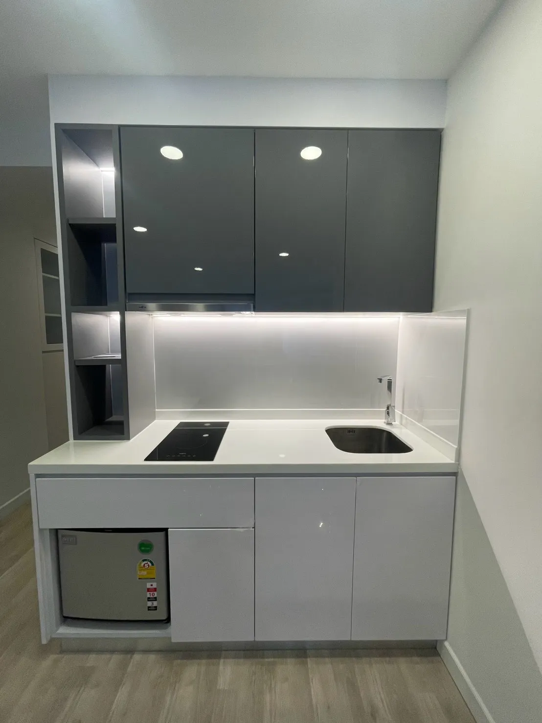 Modern and bright condo for sale at The Clubhouse photo 24