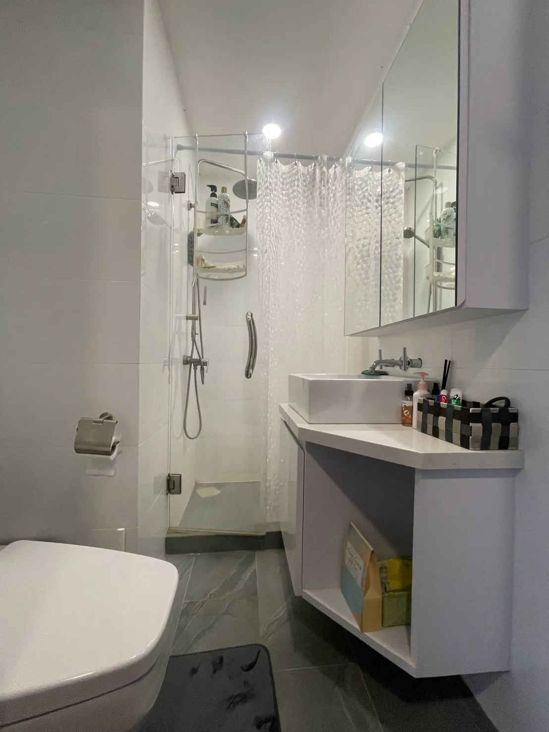 Modern and bright condo for sale at The Clubhouse photo 16