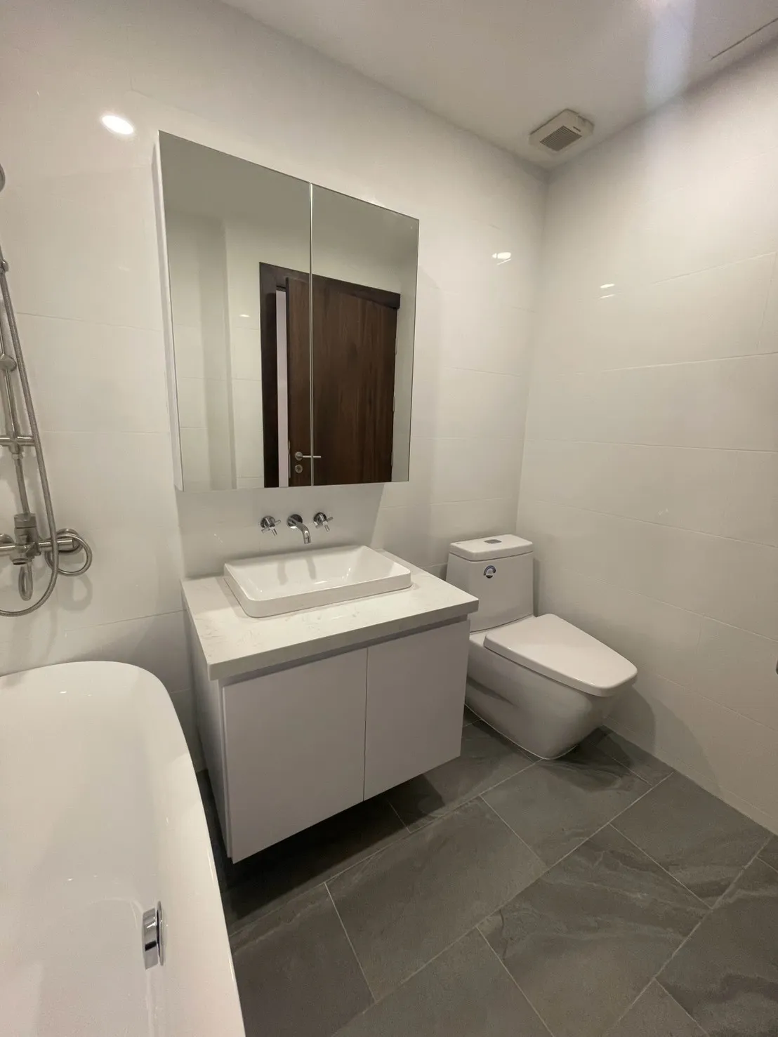 Modern and bright condo for sale at The Clubhouse photo 27