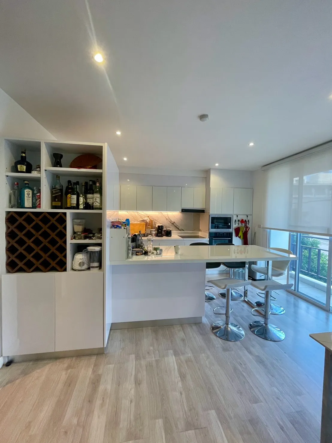 Modern and bright condo for sale at The Clubhouse photo 7