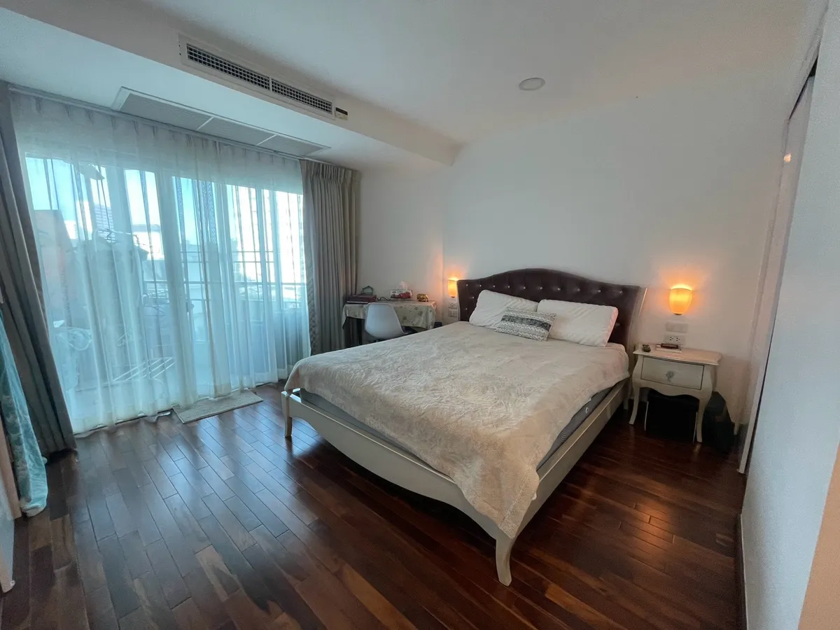 Modern and bright condo for sale at The Clubhouse photo 14