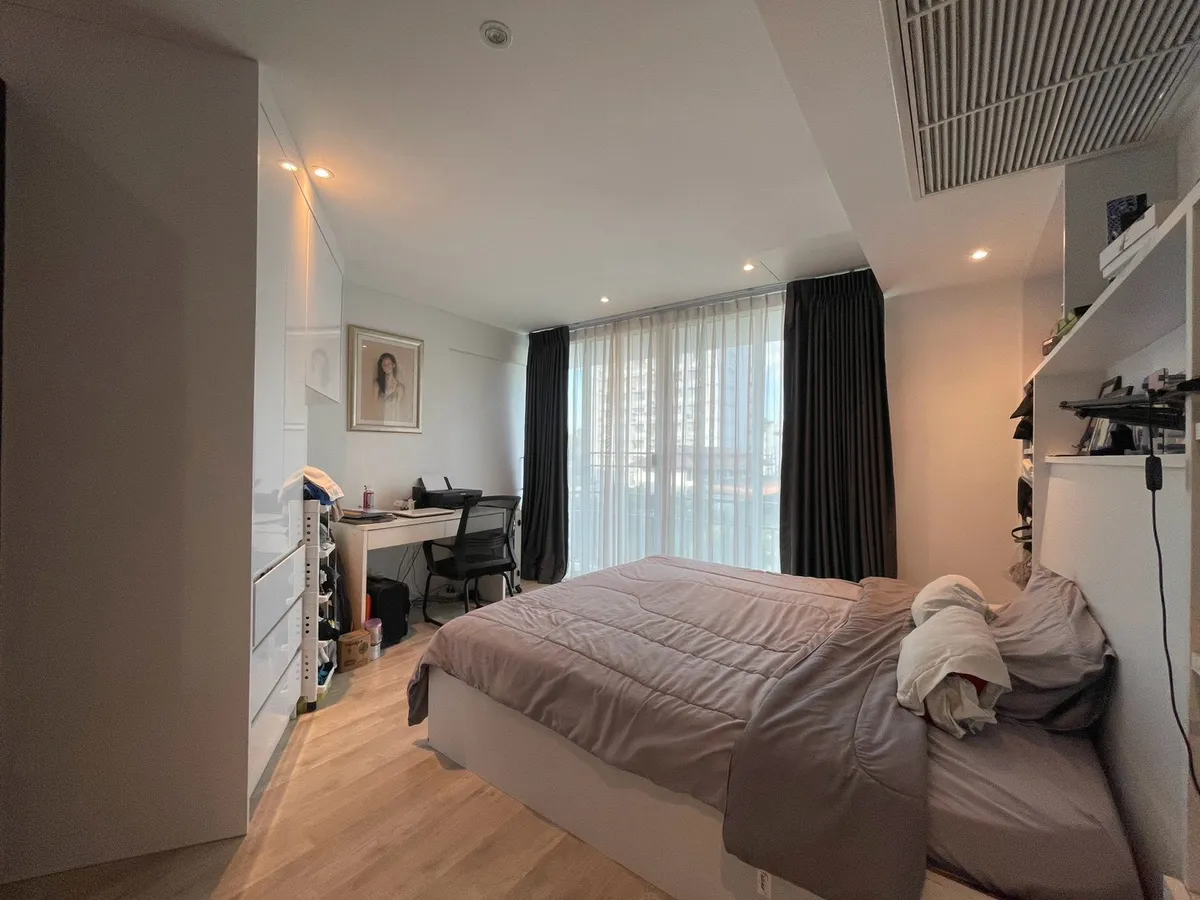 Modern and bright condo for sale at The Clubhouse photo 10