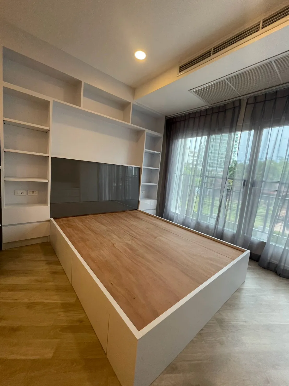 Modern and bright condo for sale at The Clubhouse photo 21
