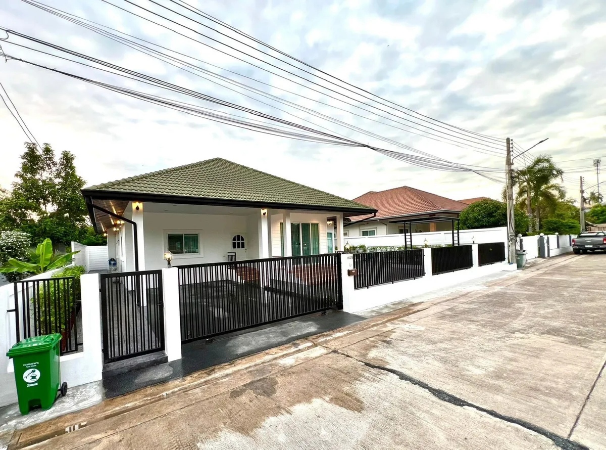4 Bedrooms 4 Bathroom in East Pattaya