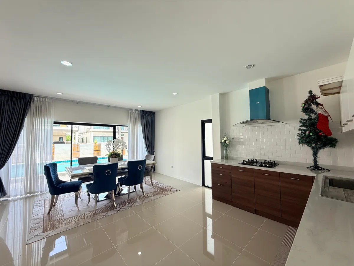 Luxury 8-Bedroom two Houses, One Private Pool Villa in Pattaya photo 3
