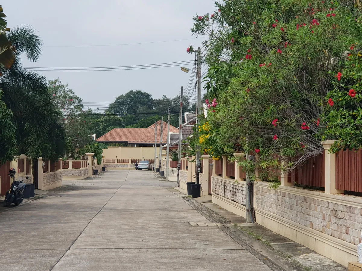 2 Bedrooms 2 Bathrooms House In East Pattaya photo 5