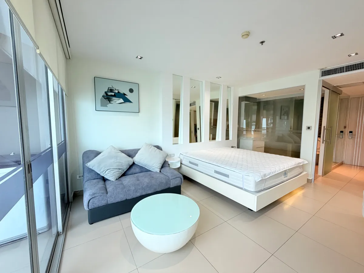 Studio Condo For Rent Near Prahtamnak Beach