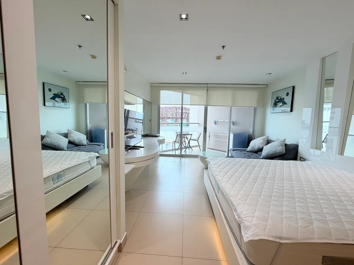 Studio Condo For Rent Near Prahtamnak Beach photo 3