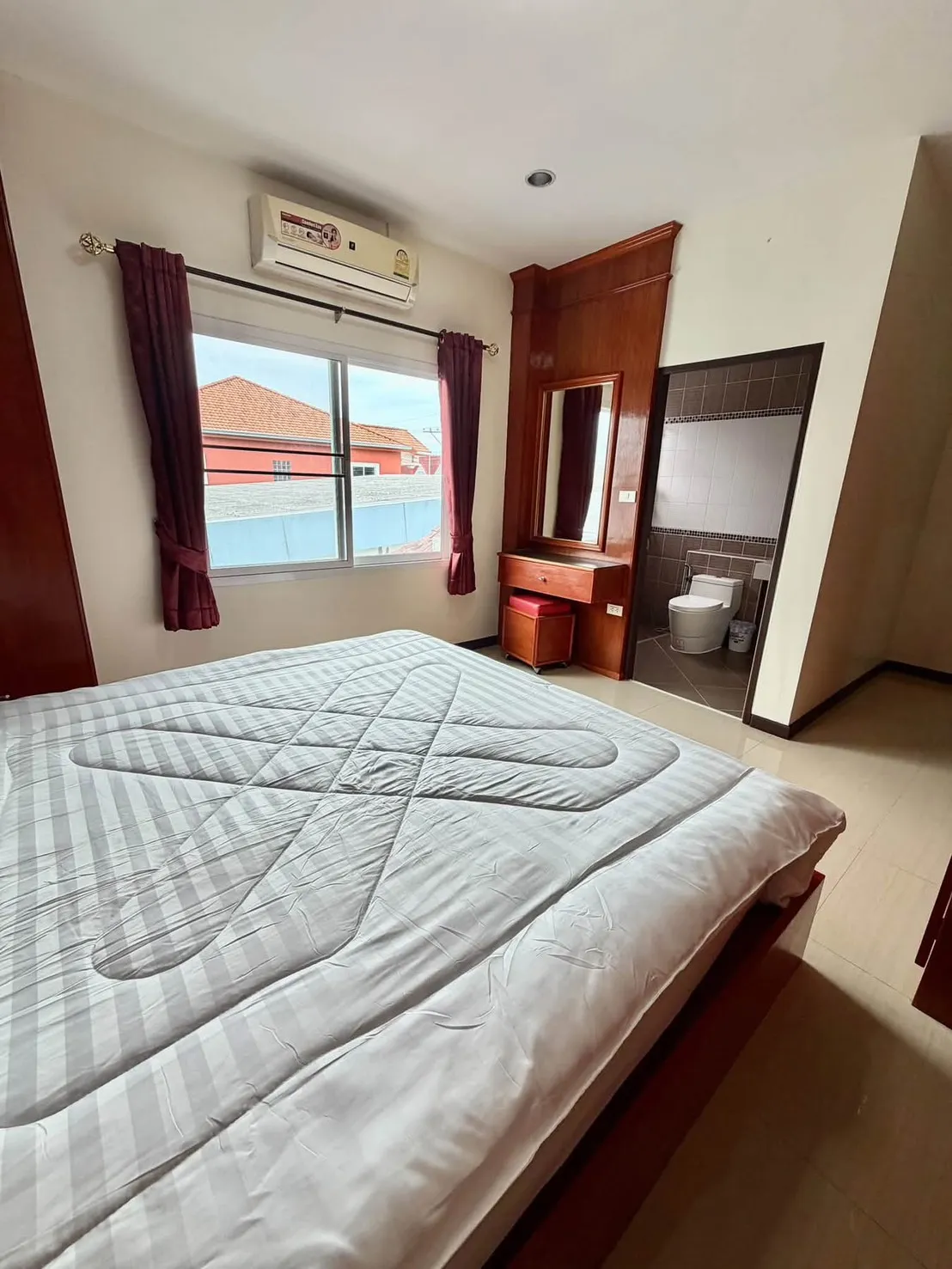 2-Story House for Rent 4 Bedrooms 4 Bathrooms in East Pattaya photo 12