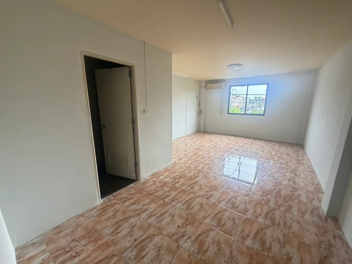 Office Rend photo 3