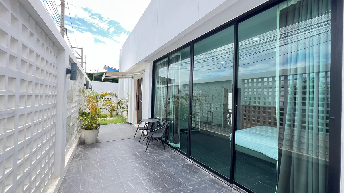 Modern Style Private House 4 bedrooms 2 bathrooms in East Pattaya for RENT