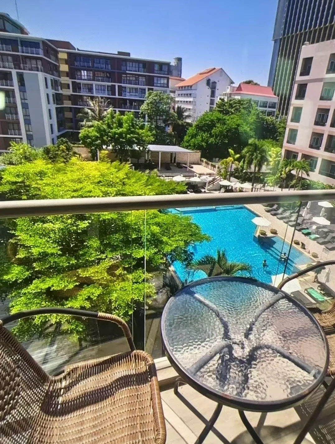 Centara Avenue Residence