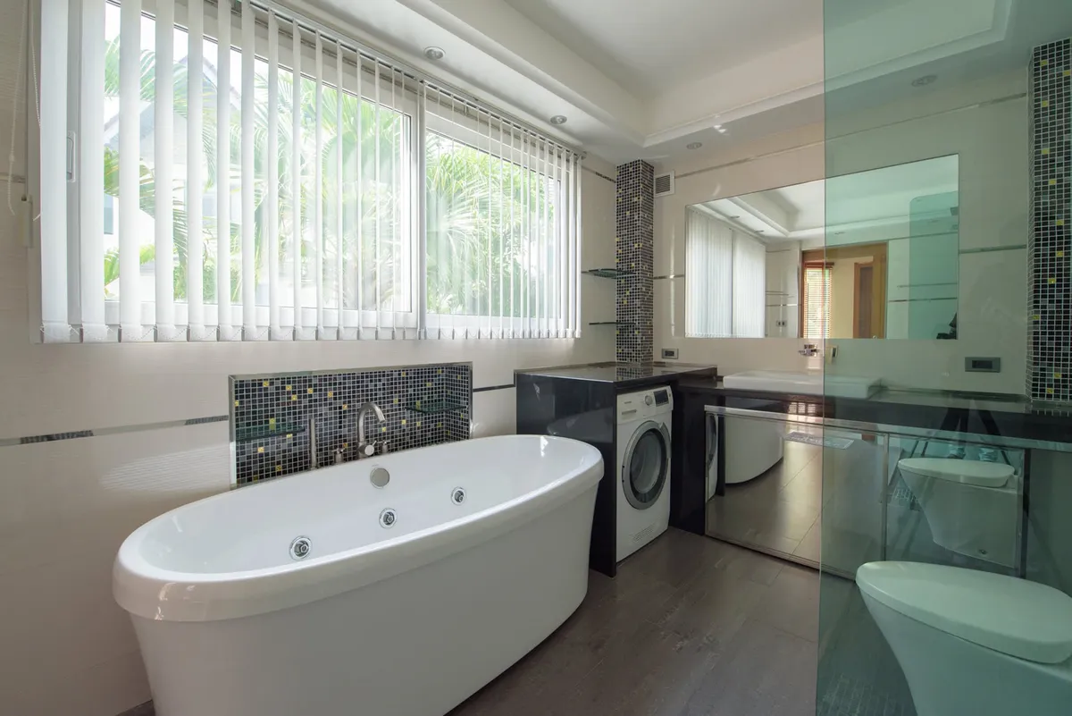 Luxuy Villa with a common pool near the beach 4 bedroom 3 bathrooms in Jomtien for RENT photo 17