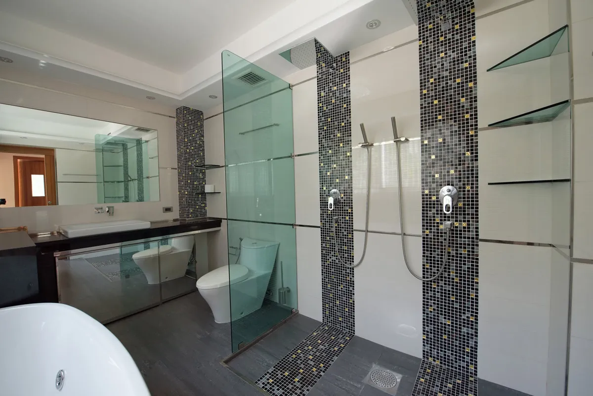 Luxuy Villa with a common pool near the beach 4 bedroom 3 bathrooms in Jomtien for RENT photo 22