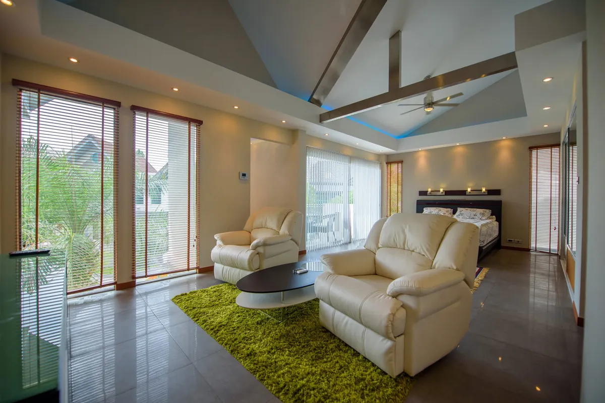 Luxuy Villa with a common pool near the beach 4 bedroom 3 bathrooms in Jomtien for RENT photo 16