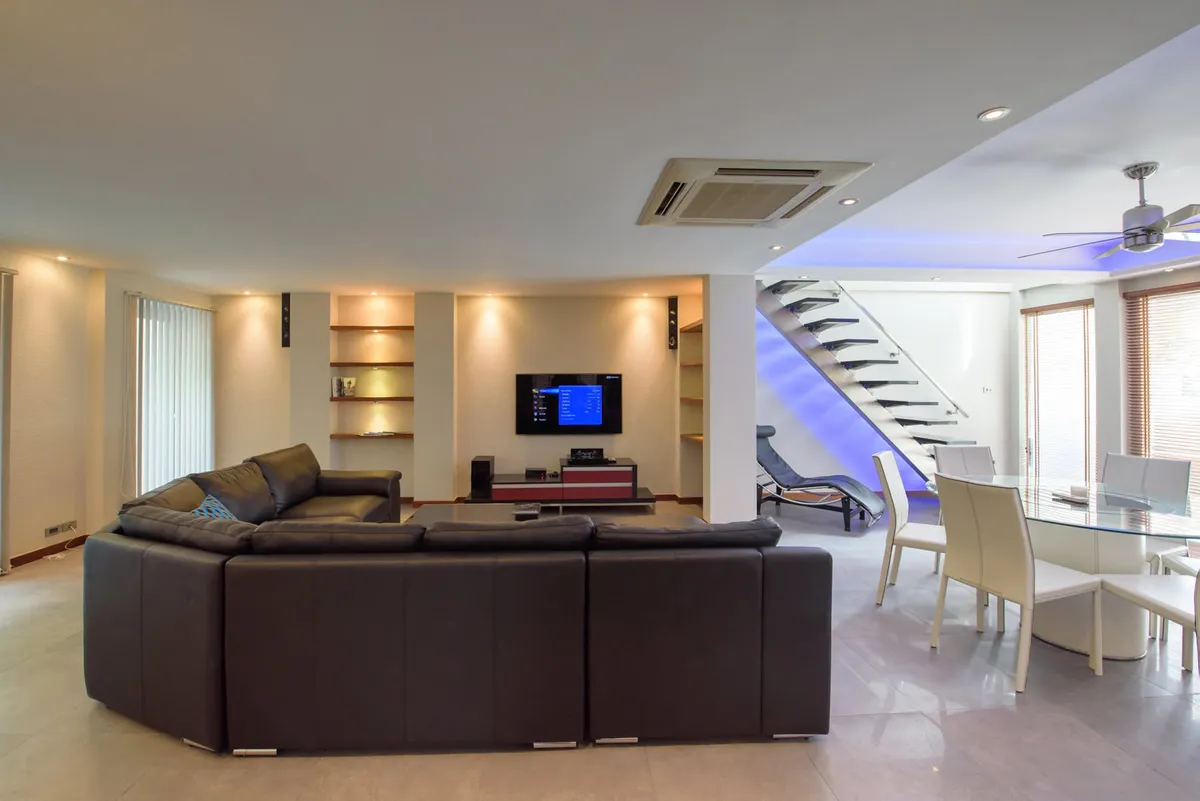 Luxuy Villa with a common pool near the beach 4 bedroom 3 bathrooms in Jomtien for RENT photo 7