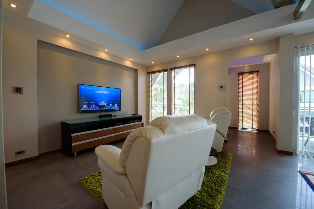 Luxuy Villa with a common pool near the beach 4 bedroom 3 bathrooms in Jomtien for RENT photo 10