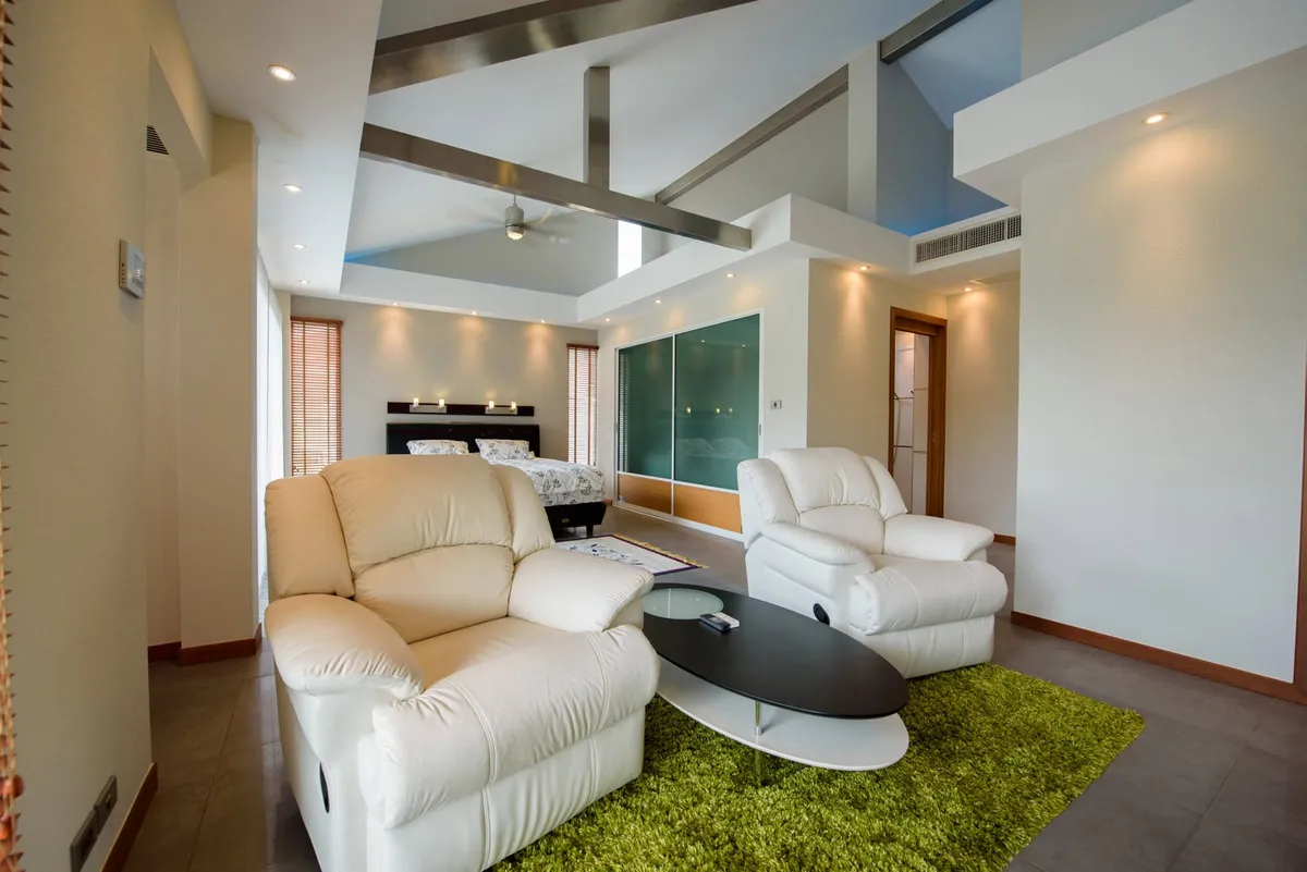 Luxuy Villa with a common pool near the beach 4 bedroom 3 bathrooms in Jomtien for RENT photo 20