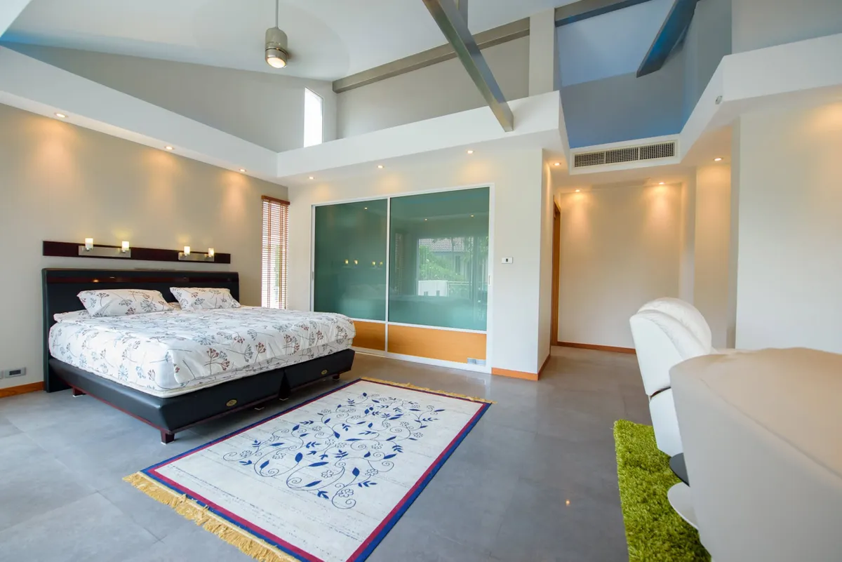 Luxuy Villa with a common pool near the beach 4 bedroom 3 bathrooms in Jomtien for RENT photo 13