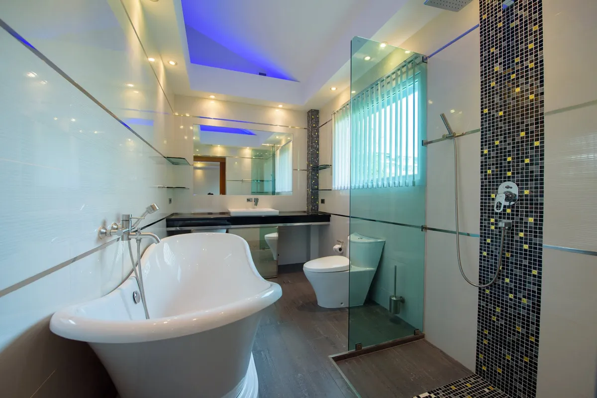 Luxuy Villa with a common pool near the beach 4 bedroom 3 bathrooms in Jomtien for RENT photo 11