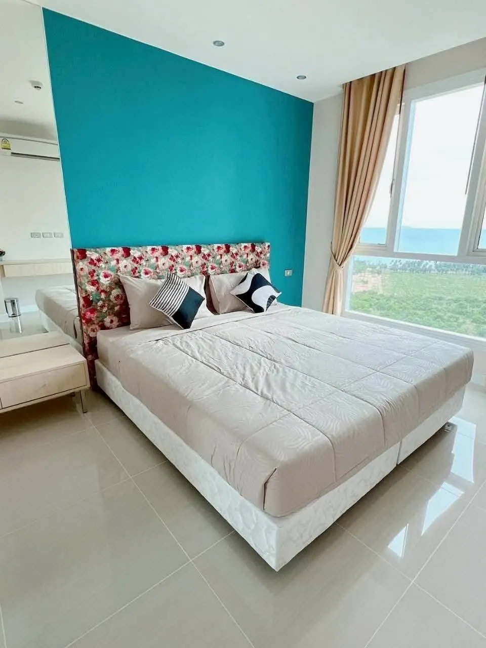 High Floor One bedroom Condo For Rent photo 7