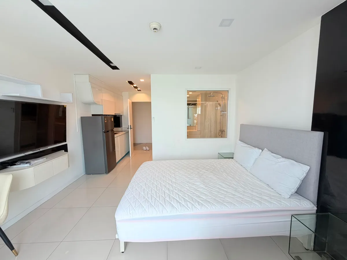 Renovated like New Studio Condo For Rent In Central Area