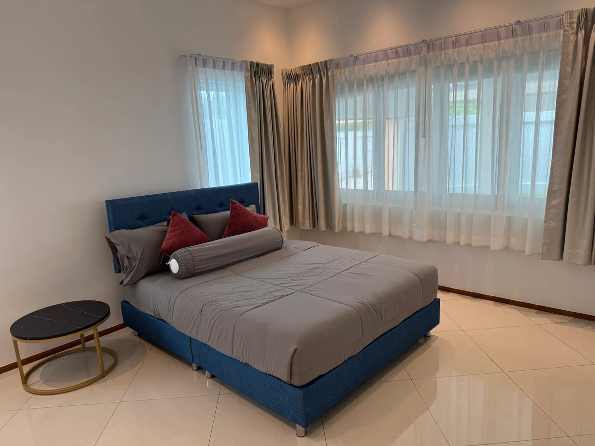 Modern 3-Bedroom Villa For Rent near Mabprachan Lake photo 10