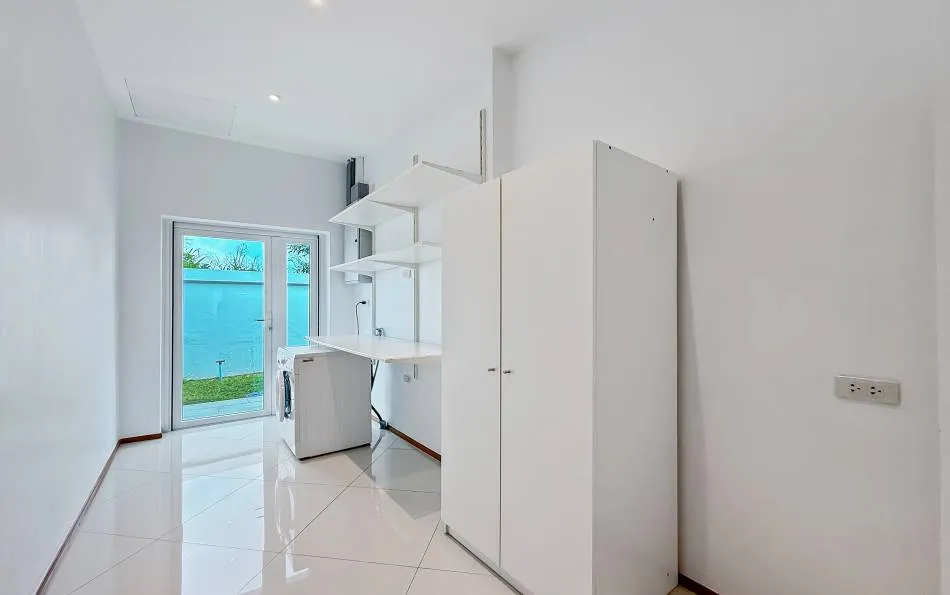 Modern 3-Bedroom Villa For Rent near Mabprachan Lake photo 12