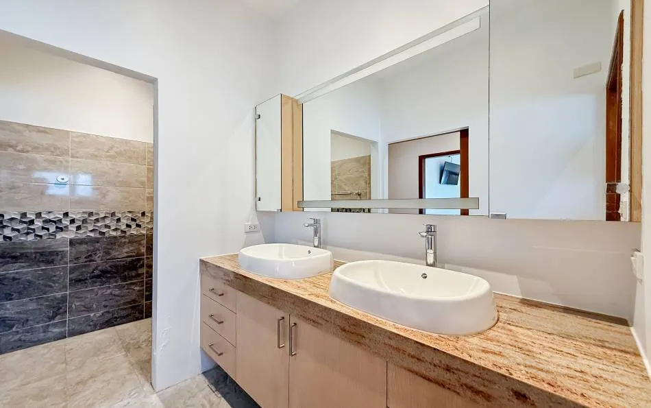 Modern 3-Bedroom Villa For Rent near Mabprachan Lake photo 15