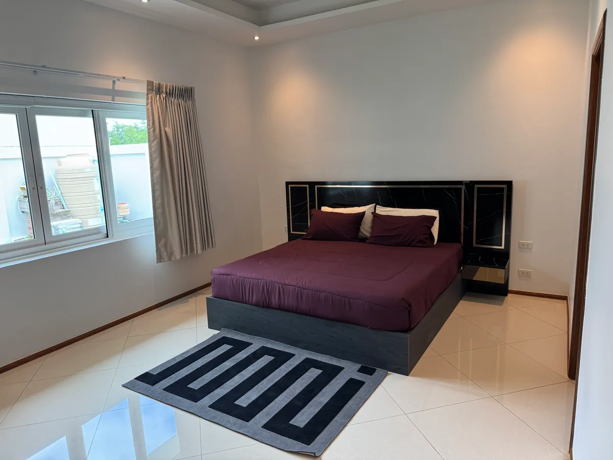 Modern 3-Bedroom Villa For Rent near Mabprachan Lake photo 17