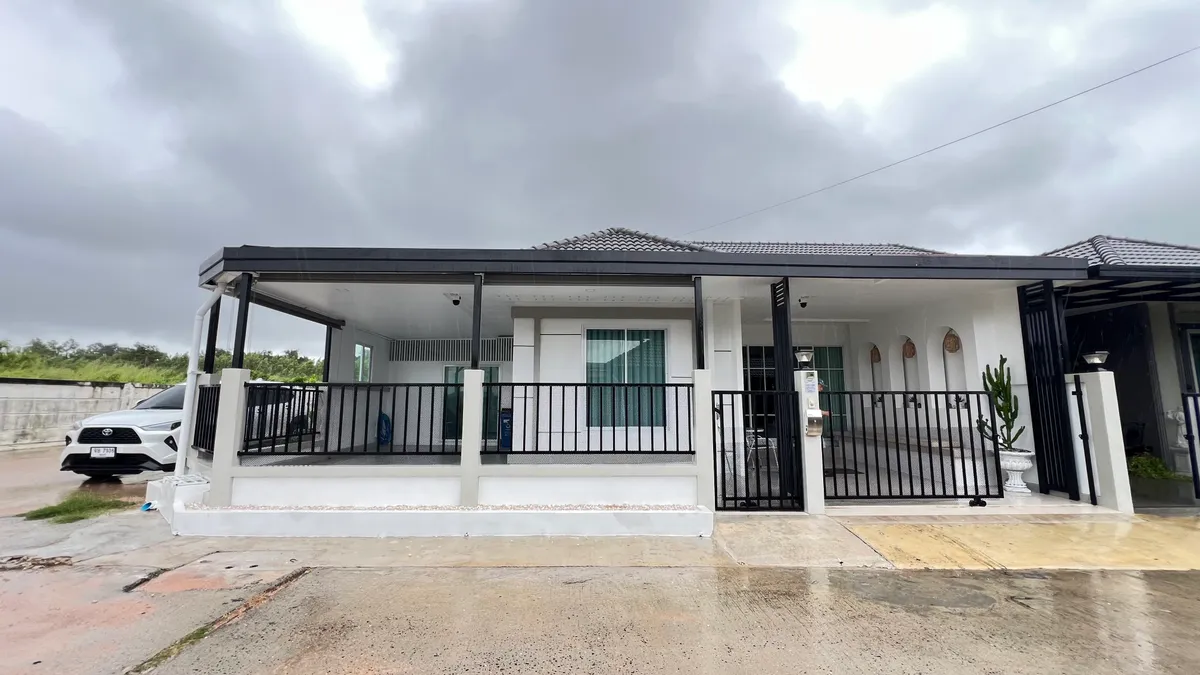 Corner house 2 bedrooms 2 bathrooms in East pattaya