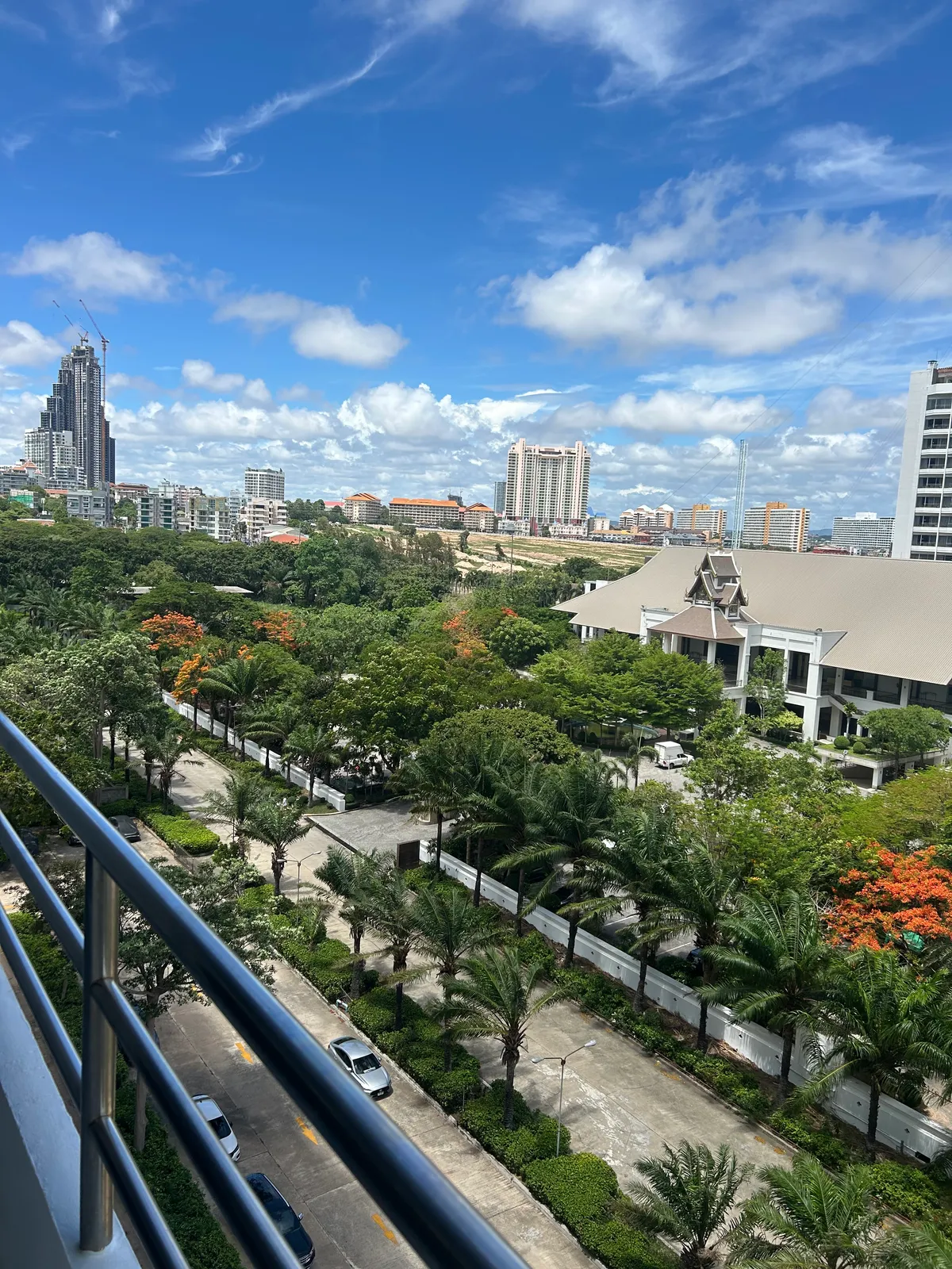 Large Beachfront Ocean View Studio Condo For Sale In Pratumnak photo 14