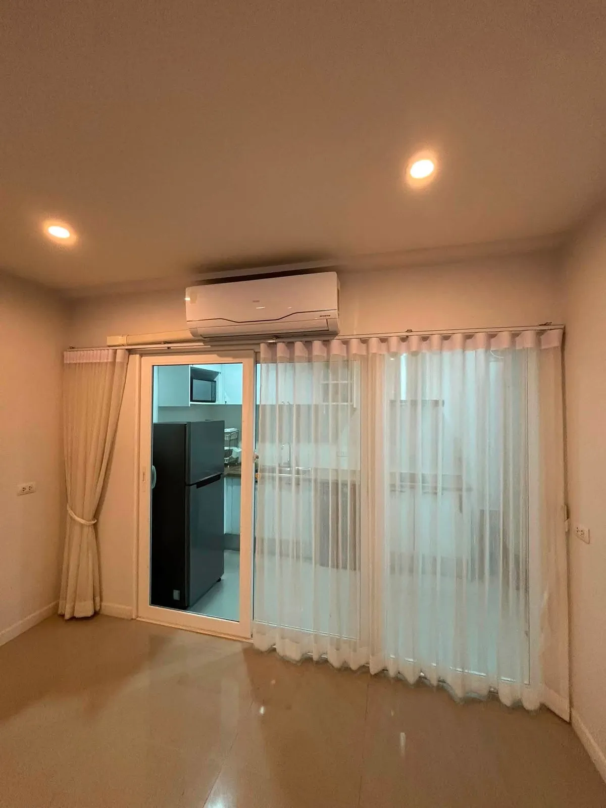 Townhouse 3 Bedrooms 2 Bathroom in East Pattaya photo 18