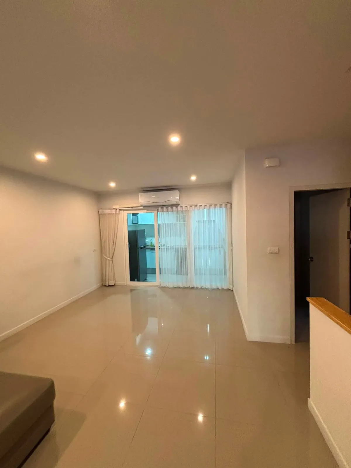 Townhouse 3 Bedrooms 2 Bathroom in East Pattaya photo 17