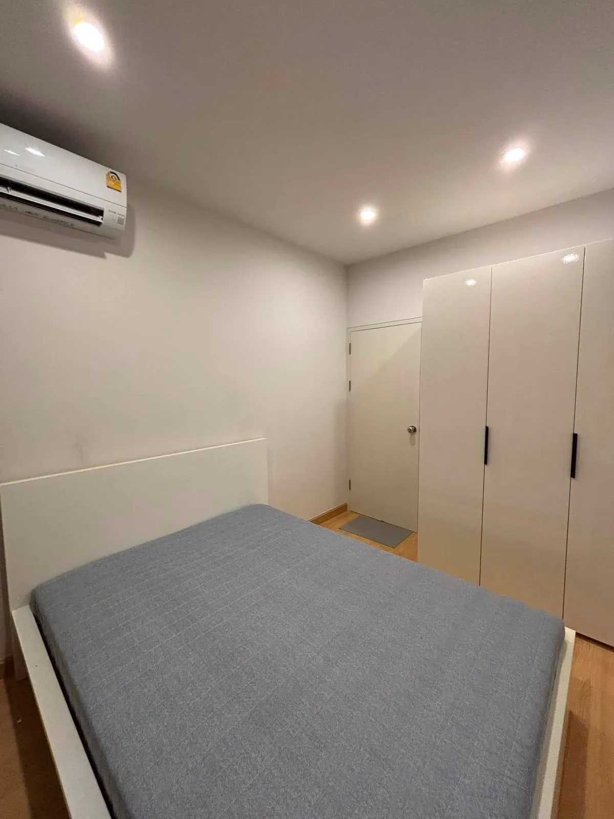 Townhouse 3 Bedrooms 2 Bathroom in East Pattaya photo 31