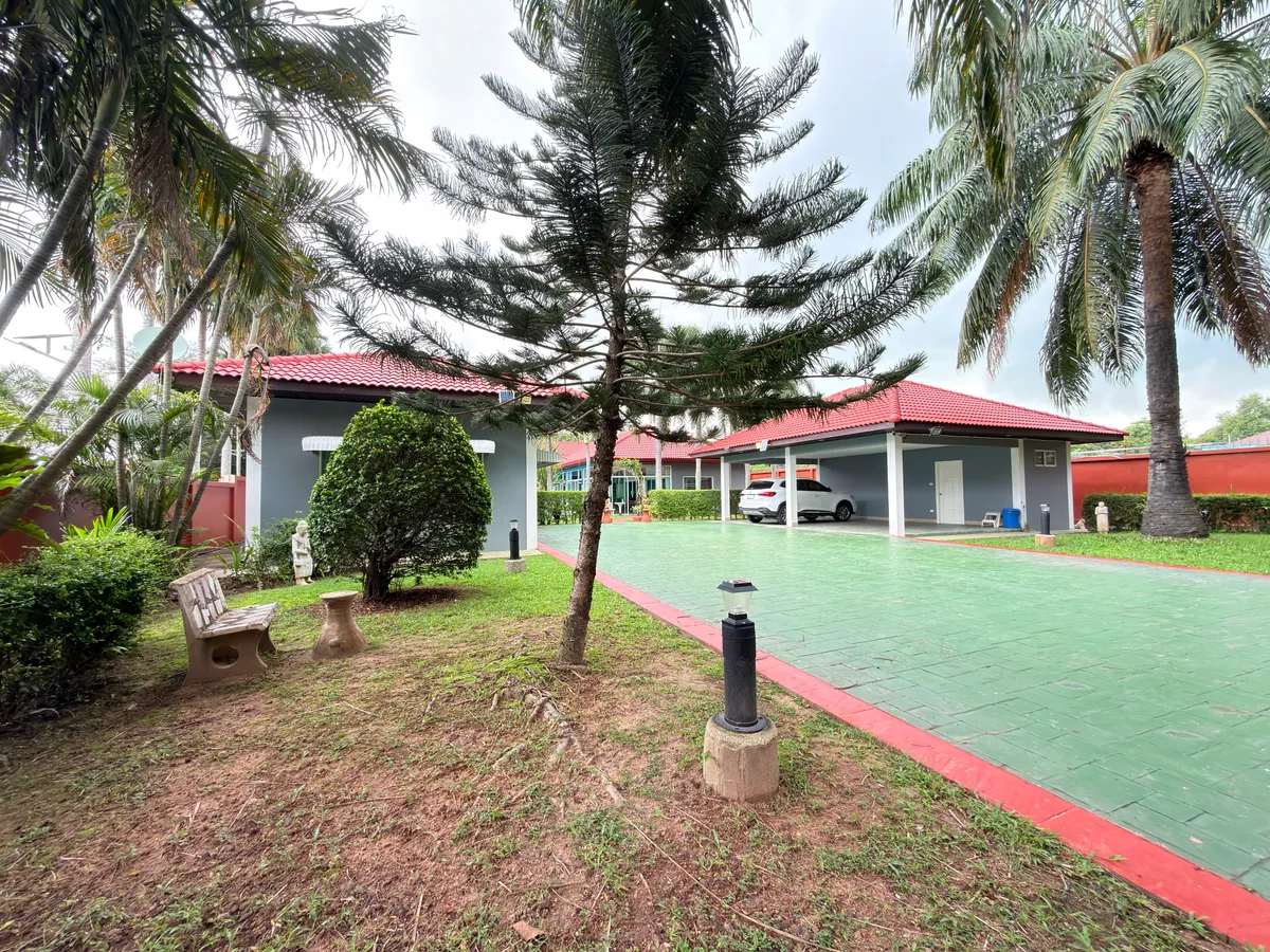 Tranquil Resort Style 4 Bed 4 Bath House with Pool on Large 1 Rai Land For Rent in Mabprachan Lake photo 9