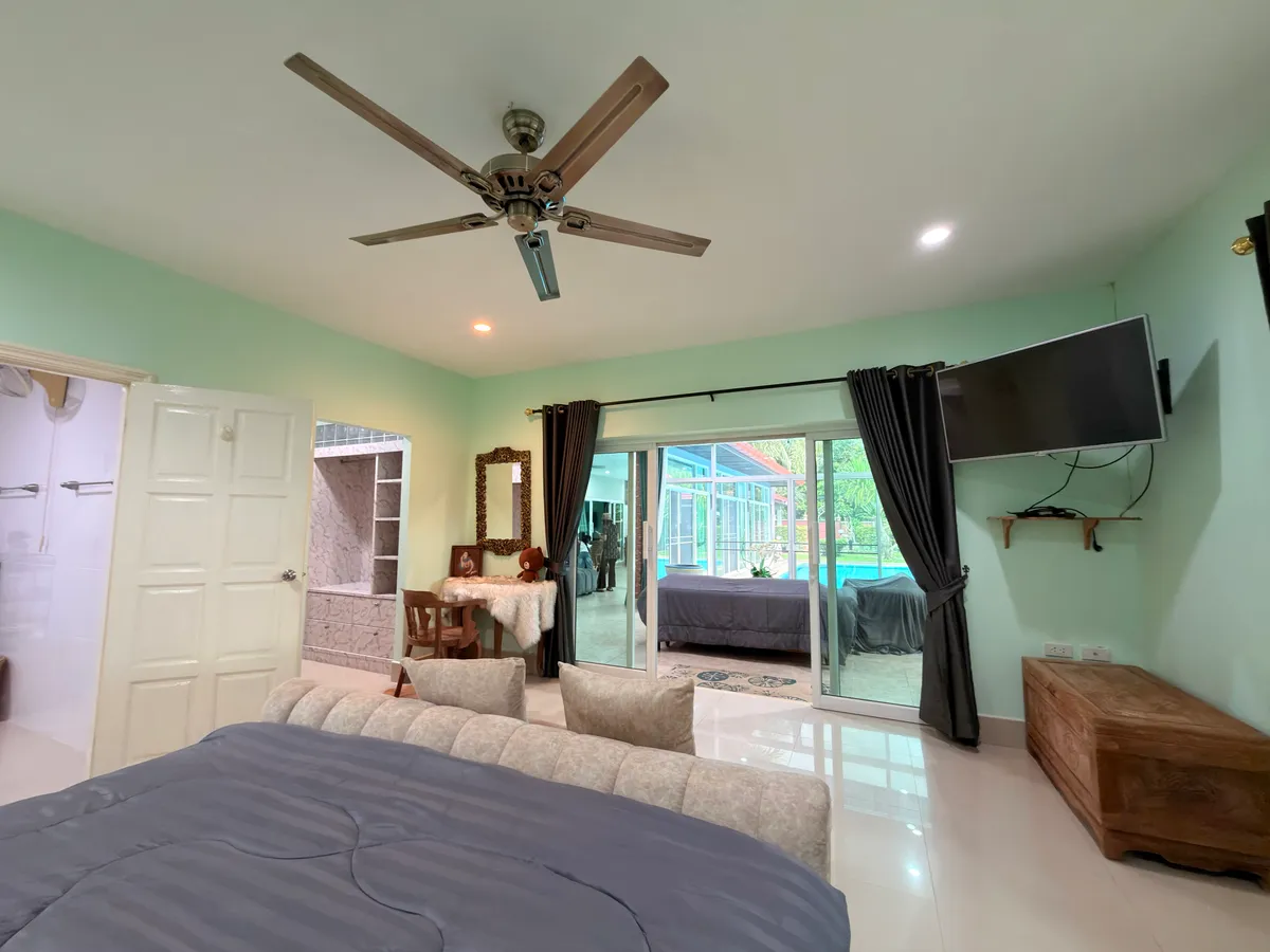 Tranquil Resort Style 4 Bed 4 Bath House with Pool on Large 1 Rai Land For Rent in Mabprachan Lake photo 35
